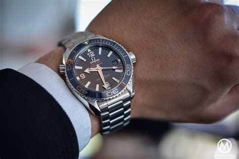 omega seamaster planet ocean 39.5mm.